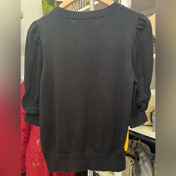 DKNY - A little edgy, but feminine! Designer, quality, 3/4 sleeves, cotton. M - Picture 2 of 4